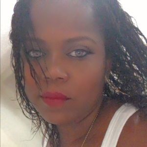 Meet your Posher, Janaina